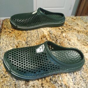 Amoji Mens Green Clogs Shoes Sandals Slippers Army green Size 11 Garden Walking